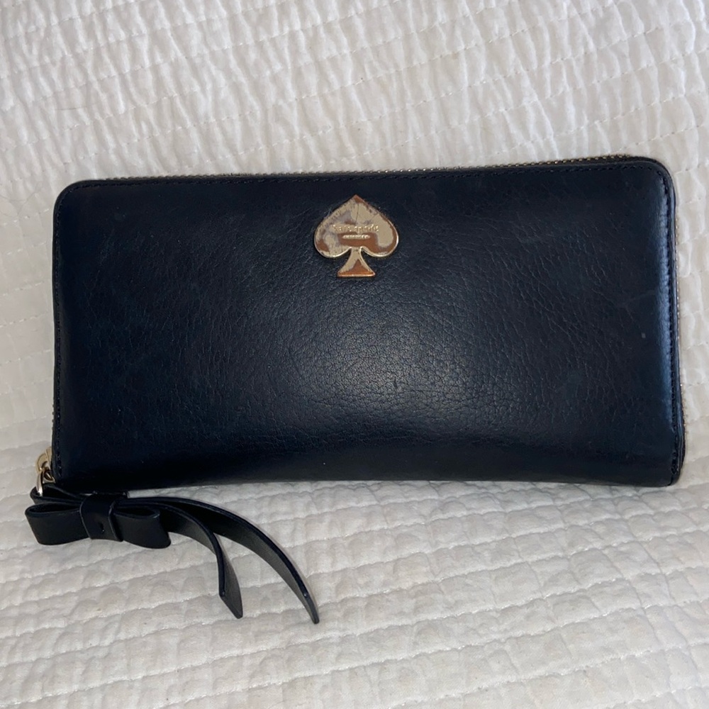 KATE SPADE, Wallet Black Leather Zip Around Closure